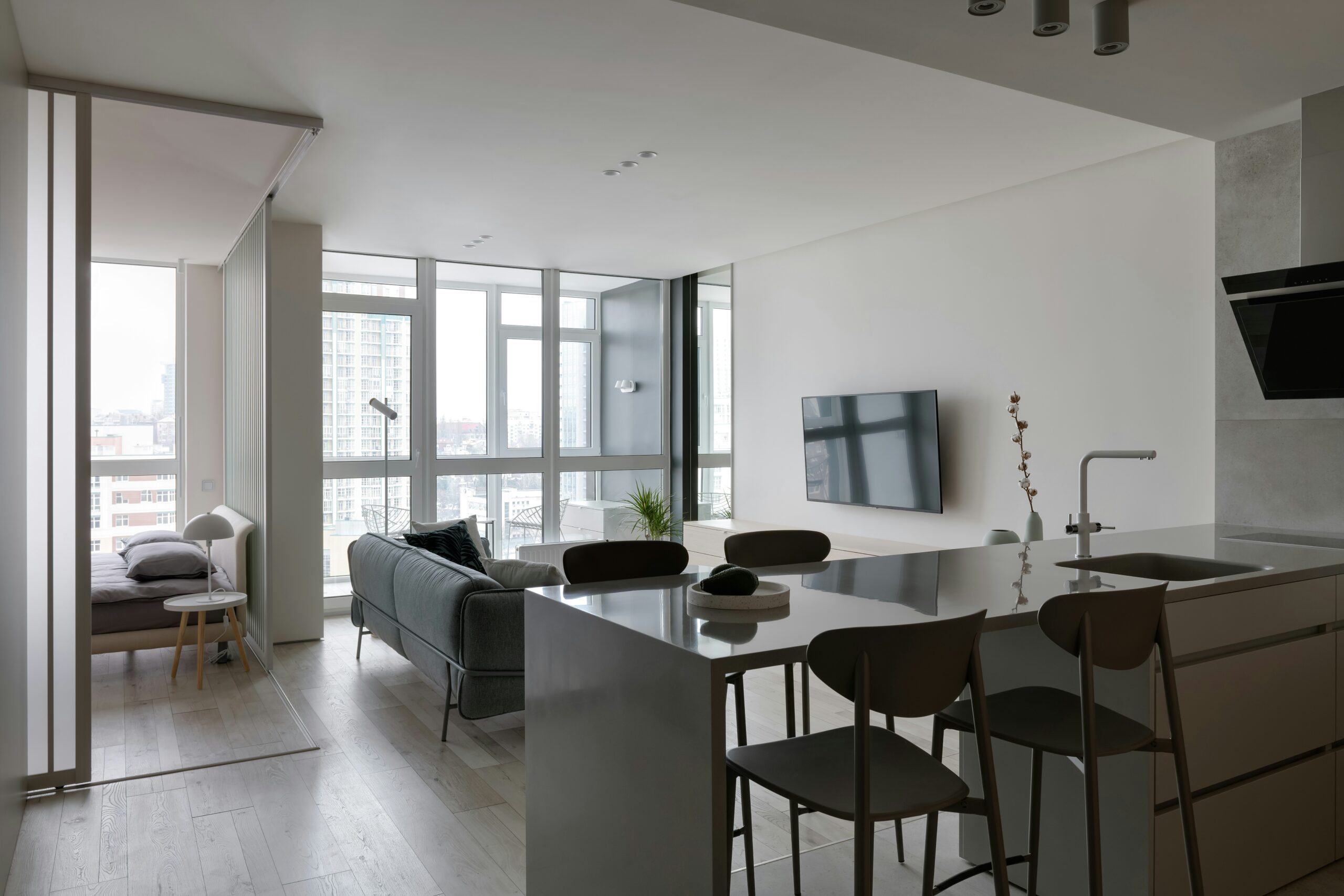 Stay Smart: Why Serviced Residences Make Travel Easier - Going Global TV